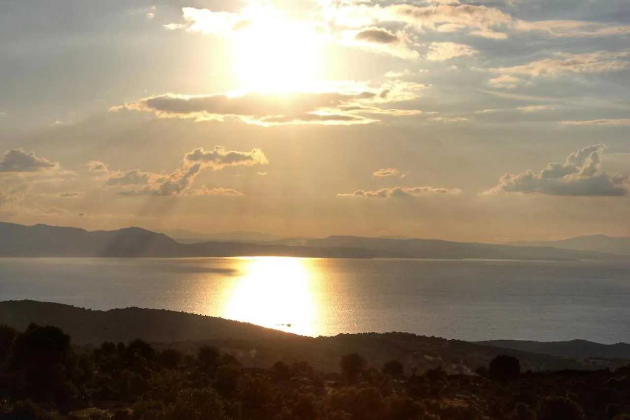 Yetişkin Oteli Gülnar Sultan Taş Konak Otel Dikili
