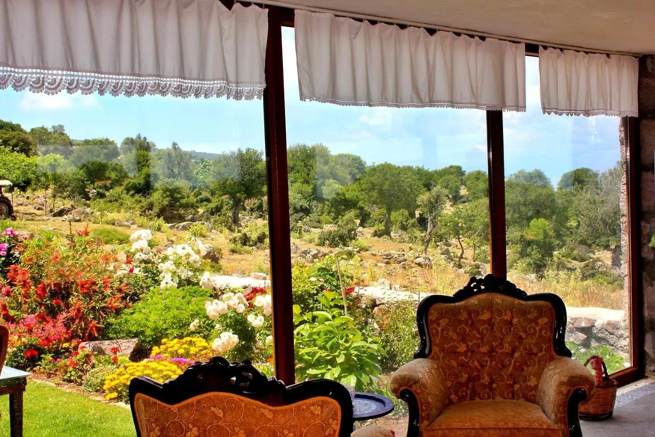Gülnar Sultan Taş Konak Otel Dikili Türkiye